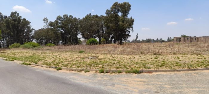 Vaalpark For Sale: Vacant Residential Land for 14-unit development, corner location.