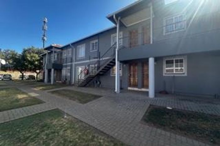 For Sale: 1-bedroom apartment in Comet with pool, braai area, and security.