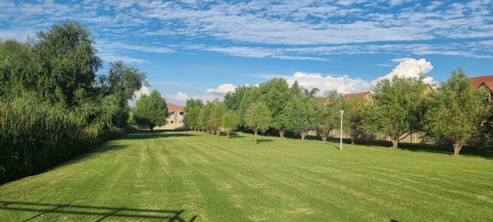 For Sale: Ruimsig Apartment with 2 beds, pool, clubhouse, and garden access.