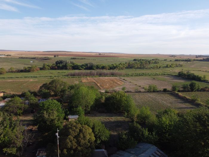 For Sale: Versatile 145ha farm in Ventersdorp Rural with water access and infrastructure.