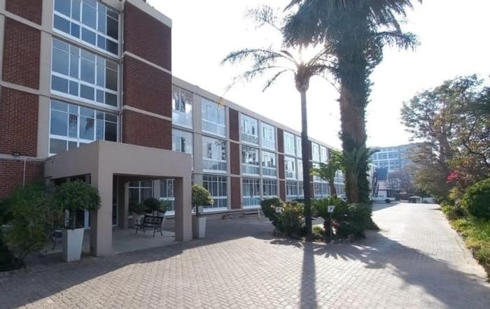 Spacious 1-Bedroom Apartment in Sandton Central, For Sale, Negotiable Price.