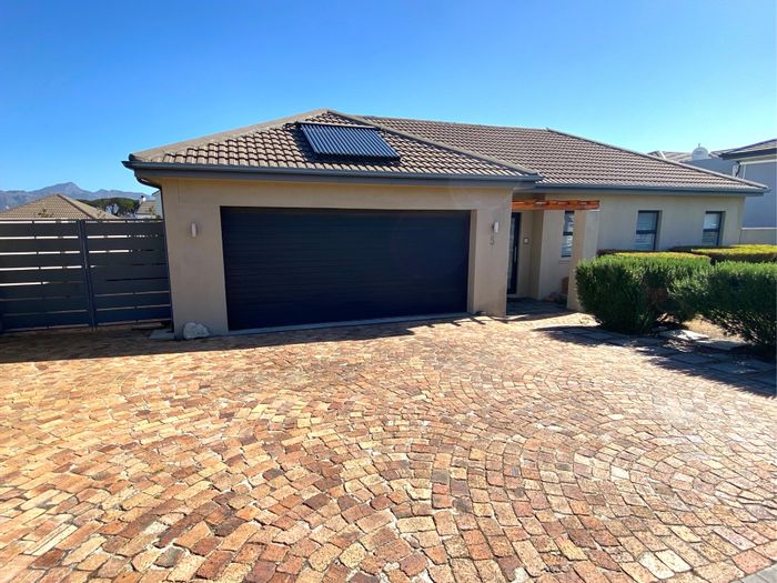 House To Rent in Dennegeur: Spacious living, established garden, air conditioning, and braai room.