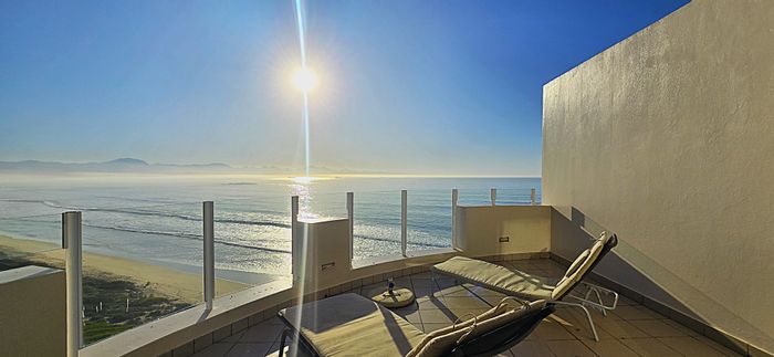 Penthouse Apartment to Rent on Diaz Beach: Ocean views, beach access, and amenities.