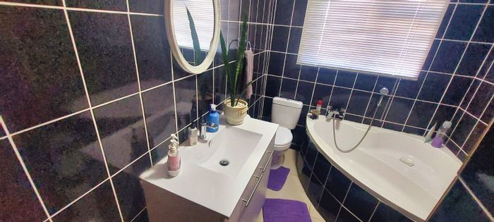 For Sale: House in Levallia with 3 beds, security features, and outdoor space.