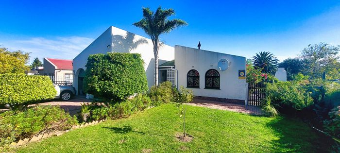 For Sale: House in Levallia with 3 beds, security, garden, and solar panels.