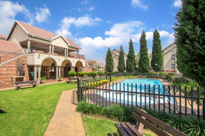 Bryanston Apartment For Sale: Spacious layout, pool access, and secure parking.