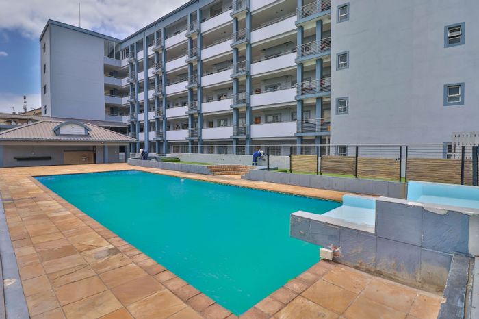 For Sale: Spacious 3-Bedroom Apartment in Umhlanga Ridge with Pool and Security.