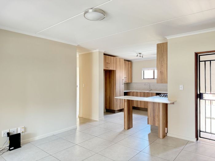 Irene Apartment For Sale: 2 beds, clubhouse, pool, braai areas, pet-friendly.