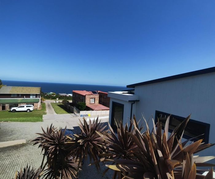 For Sale: 3 Bedroom House in Dana Bay with sea views and secure garden.