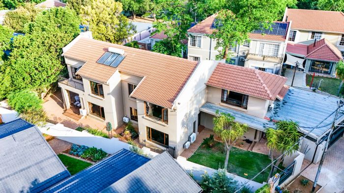 Menlo Park House For Sale: 4 Beds, Pool, CCTV, Close to Schools.