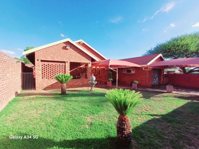 House for Sale in Modimolle Central: 3 Bedrooms, Pool, Lapa, Secure Parking.