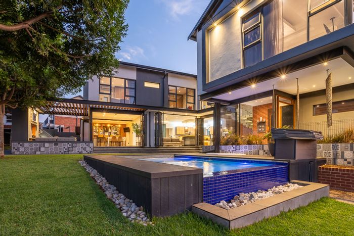 For Sale: House in The Hills Game Reserve Estate with pool, garage, and views.