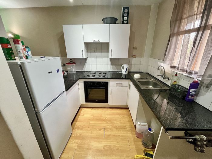 2 Bedroom Apartment For Sale in Hatfield, near University and Gautrain Station.