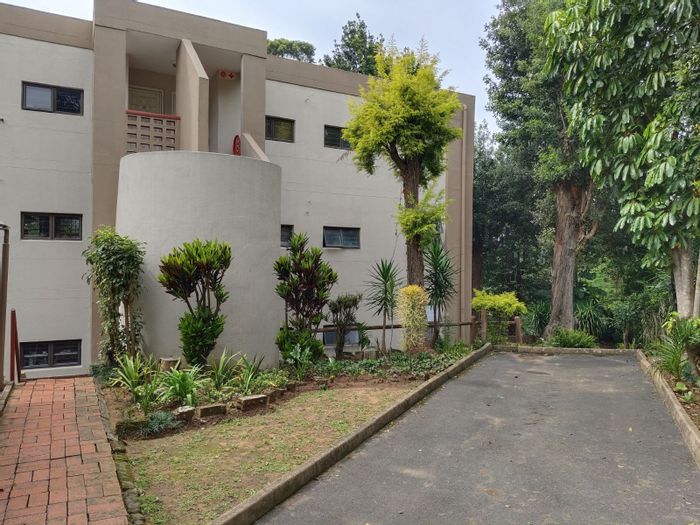 For Sale: Apartment in The Wolds with pool, squash court, and garden views.