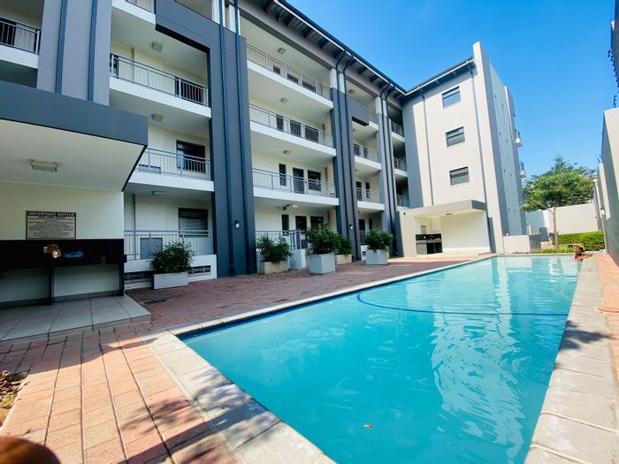 Bryanston Apartment To Rent: 2 Bedrooms, close to amenities and schools.