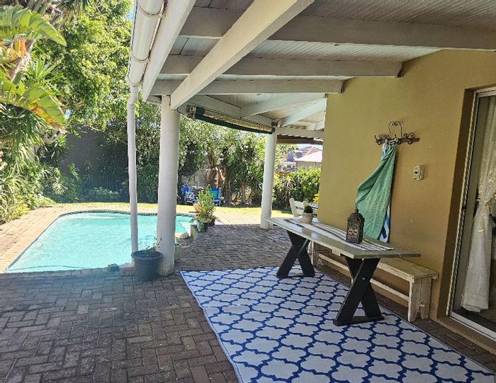 For Sale: Glenhurd House with pool, flatlet, gardens, and ample parking.