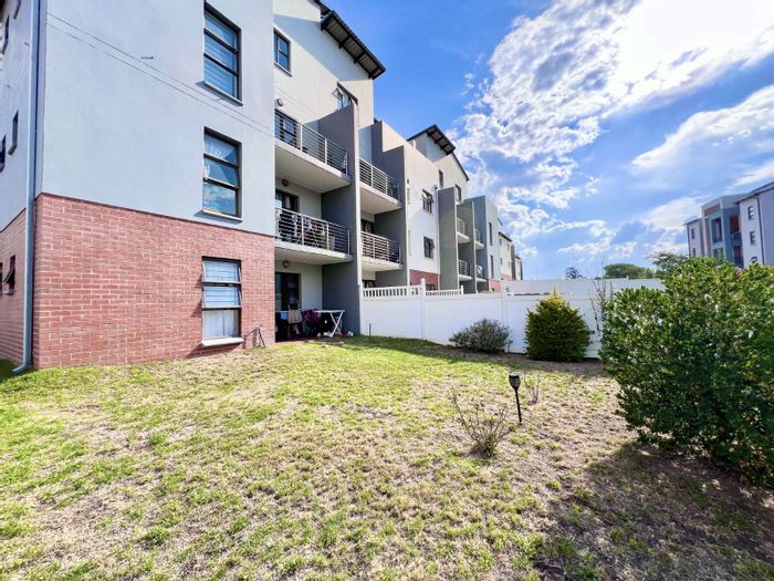 Kyalami Apartment For Sale: 2 Bedrooms, pet-friendly, spacious backyard, secure complex.