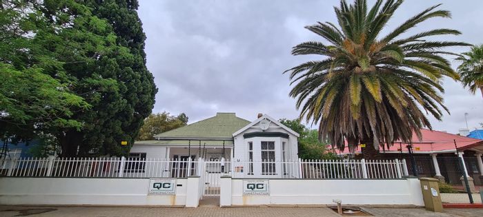 Labram Office For Sale: 9 offices, 2 boardrooms, secure parking, and gated access.