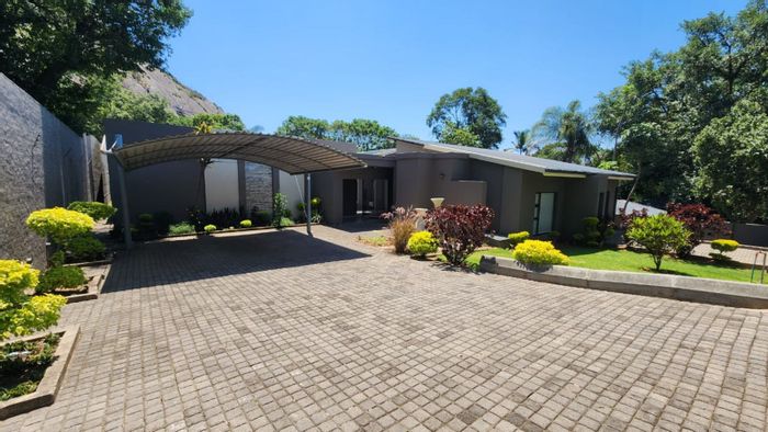 House For Sale in Steiltes: 4 Bedrooms, pool, garden, office space, double garage.