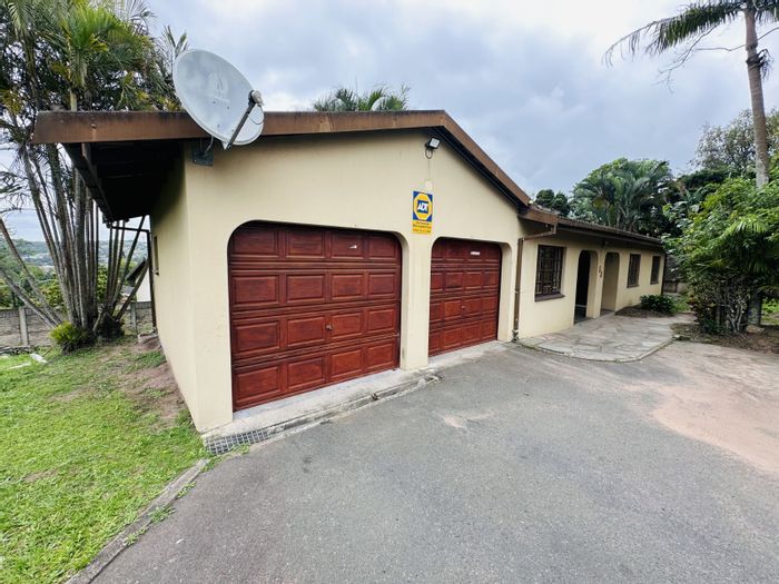 Caversham Glen House For Sale: 4 bedrooms, double garage, open living space.