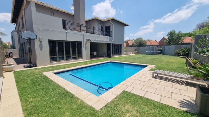 For Sale: House in Greenstone Hill with pool, staff quarters, and double garage.