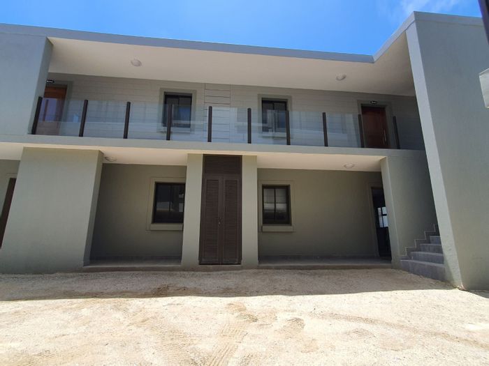 For Sale: 2-Bedroom Apartment in Da Nova with Ocean Views and Secure Parking.