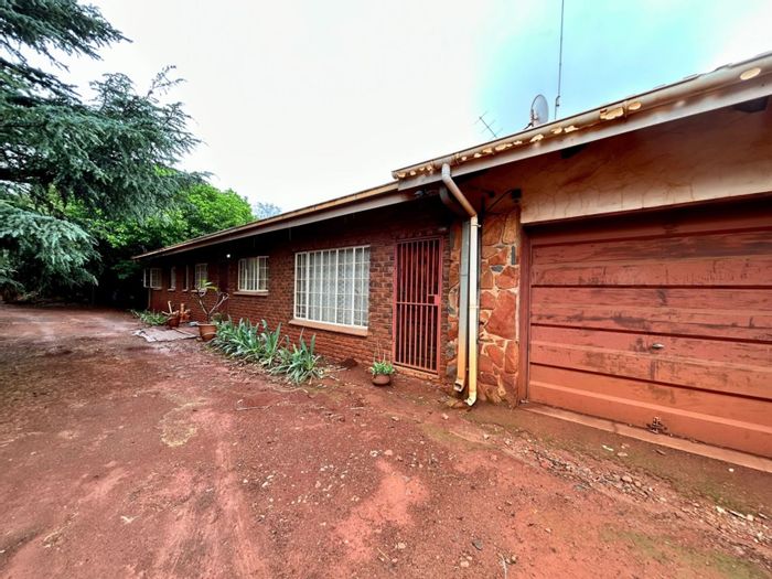 Farm for Sale in Tiegerpoort AH: 8.56 HA, boreholes, sheds, and two houses.