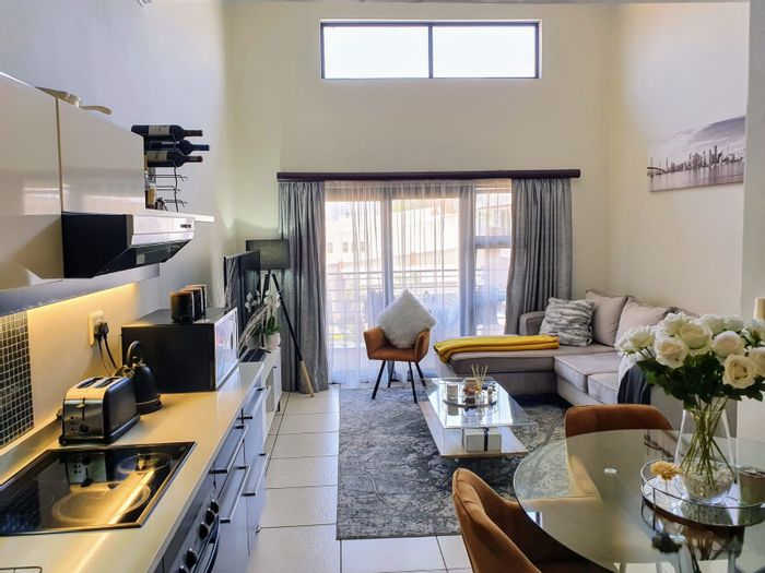 For Sale: Apartment in Modderfontein with gym, pool, and 24/7 security.