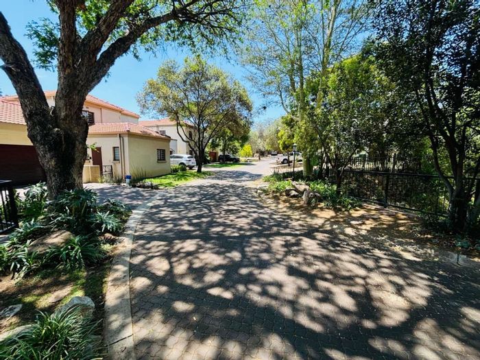 Douglasdale Cluster For Sale: 3 beds, 2 baths, solar system, security estate.