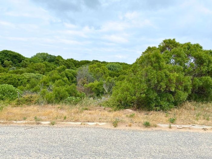 Vacant Land Residential For Sale in Kleinbaai: 605m2, mountain views, fibre internet.