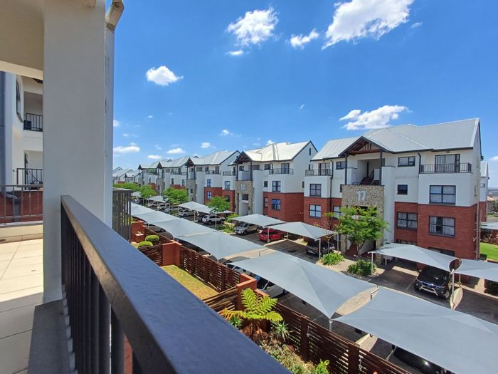 For Sale: Apartment in Greenstone Crest with pool, playground, and excellent security.