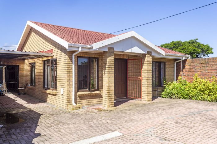 For Sale: Two duet-style homes in George South, ideal for rental income.