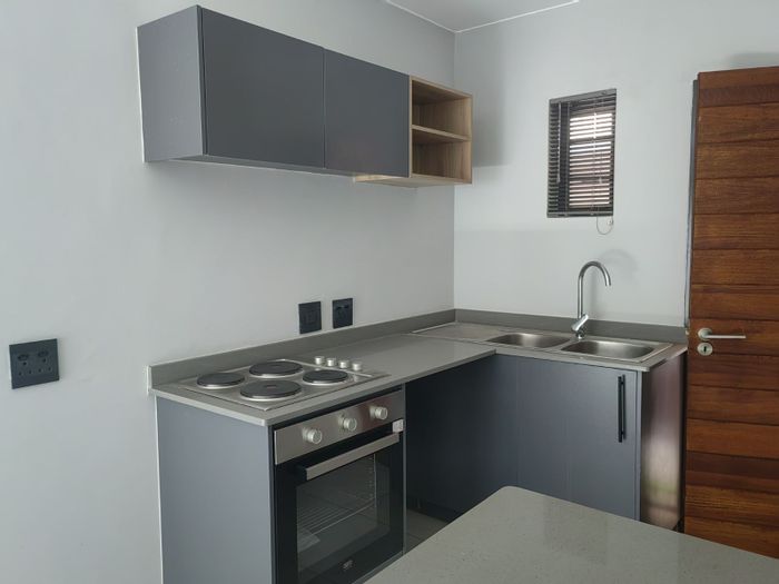 2-Bedroom Apartment For Sale in Jabulani with open-plan living and prime location.