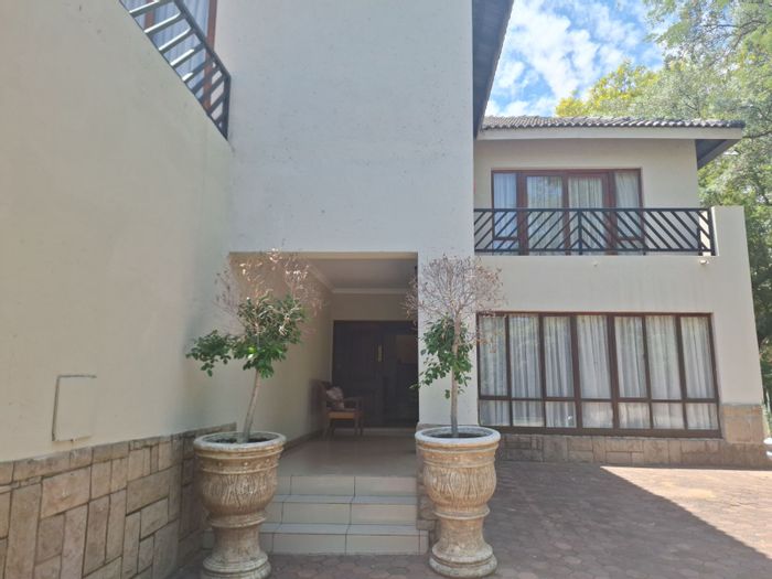 For Sale: House in Koro Creek Golf Estate with pool, braai lapa, and golf access.