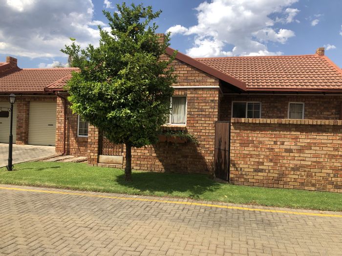 2-Bedroom Townhouse For Sale in Elarduspark with Pool, Garden, and Double Garage.