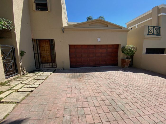 Cluster To Rent in Randpark Ridge: 3 beds, patio, garden, double garage, pet-friendly.