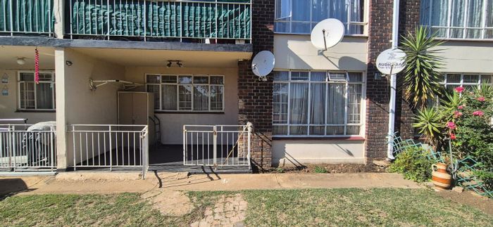 For Sale: Apartment in Impala Park with outdoor space, security, and convenient access.