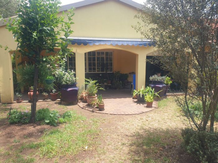 Eden Glen House For Sale: 4 bedrooms, pool, double garage, prime location.