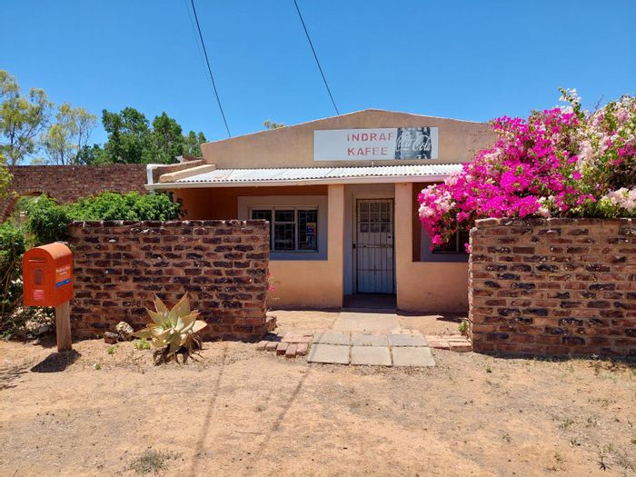 Adendorp House For Sale: 3 bedrooms, pool, outbuilding, near golf course.