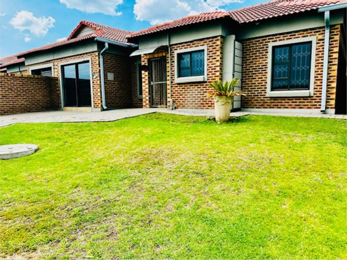 For Sale: Townhouse in Trichardt with 2 bedrooms, backup power, and secure complex.