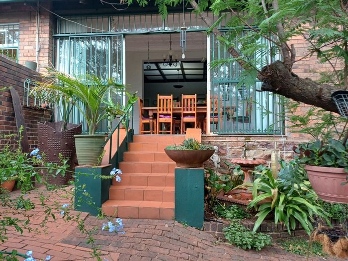 House To Rent in Observatory: Shared gardens, pool, boma, and parking available.