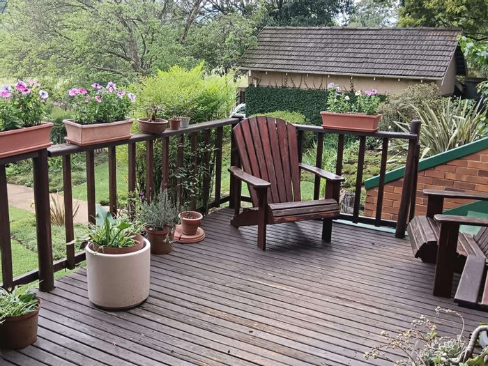 House for Sale in Sabie Central: Golf course views, garden, and self-contained flat.