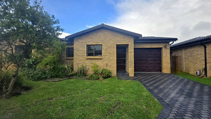 3-Bedroom Townhouse For Sale in Fairview Golf Estate with private garden and garage.