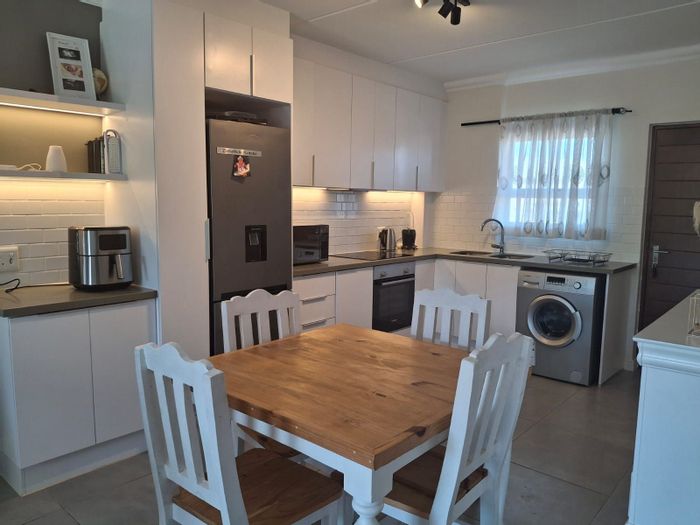 For Sale: Apartment in Langeberg Ridge with 2 beds, balcony, and security.