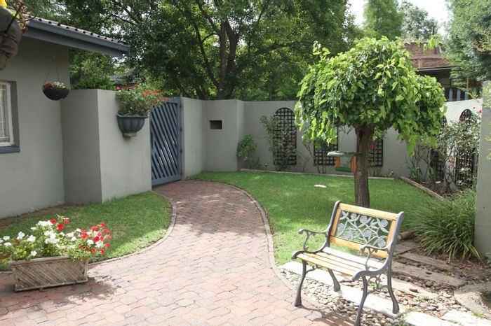 Ermelo Central House For Sale: Spacious layout, garden, and convenient location.