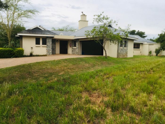 For Sale: House in Sabie River Eco Estate with infinity pool and golf course views.