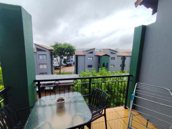 For Sale: Apartment in Honeydew Grove with 2 beds, 2 baths, private balcony.