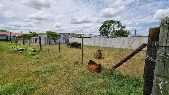 Brandwacht House For Sale: Two duet homes, spacious plot, ideal for farming.