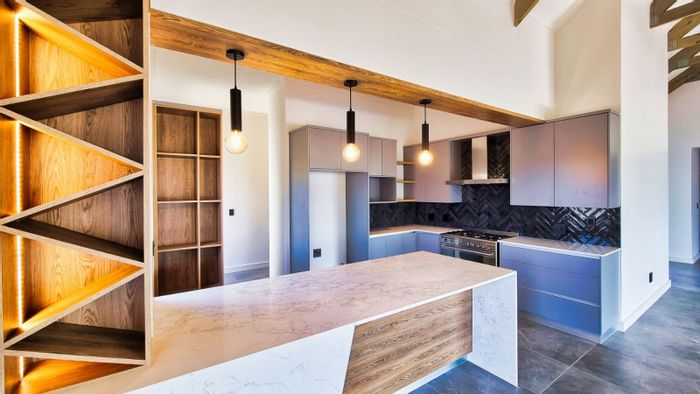 For Sale: House in Kingswood Golf Estate with 3 en-suite bedrooms and patio.