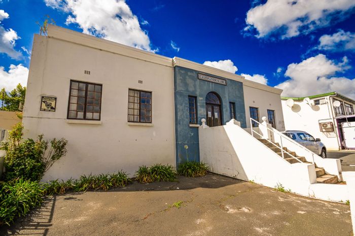 Office for Sale in Grabouw Central: Versatile space with high foot traffic potential.